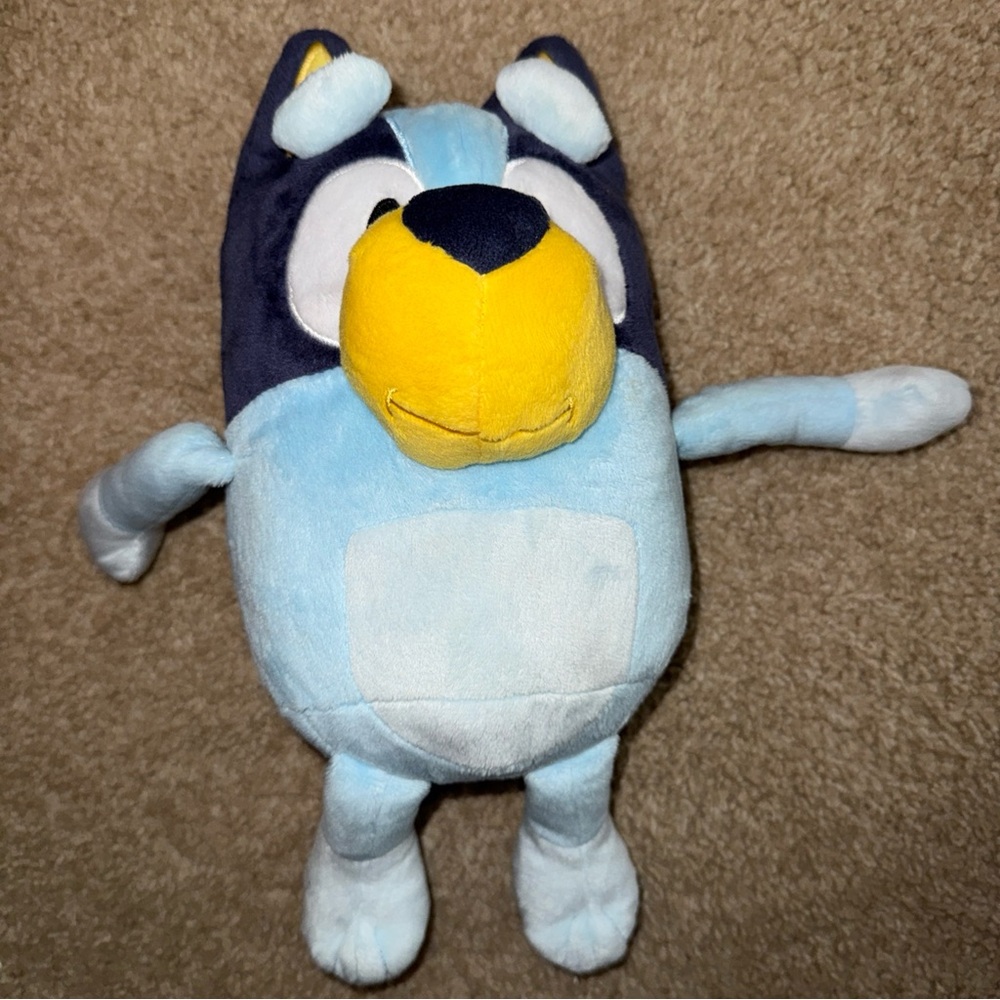 Bluey Talking Plushy, 12”, Plays Music and says phrases